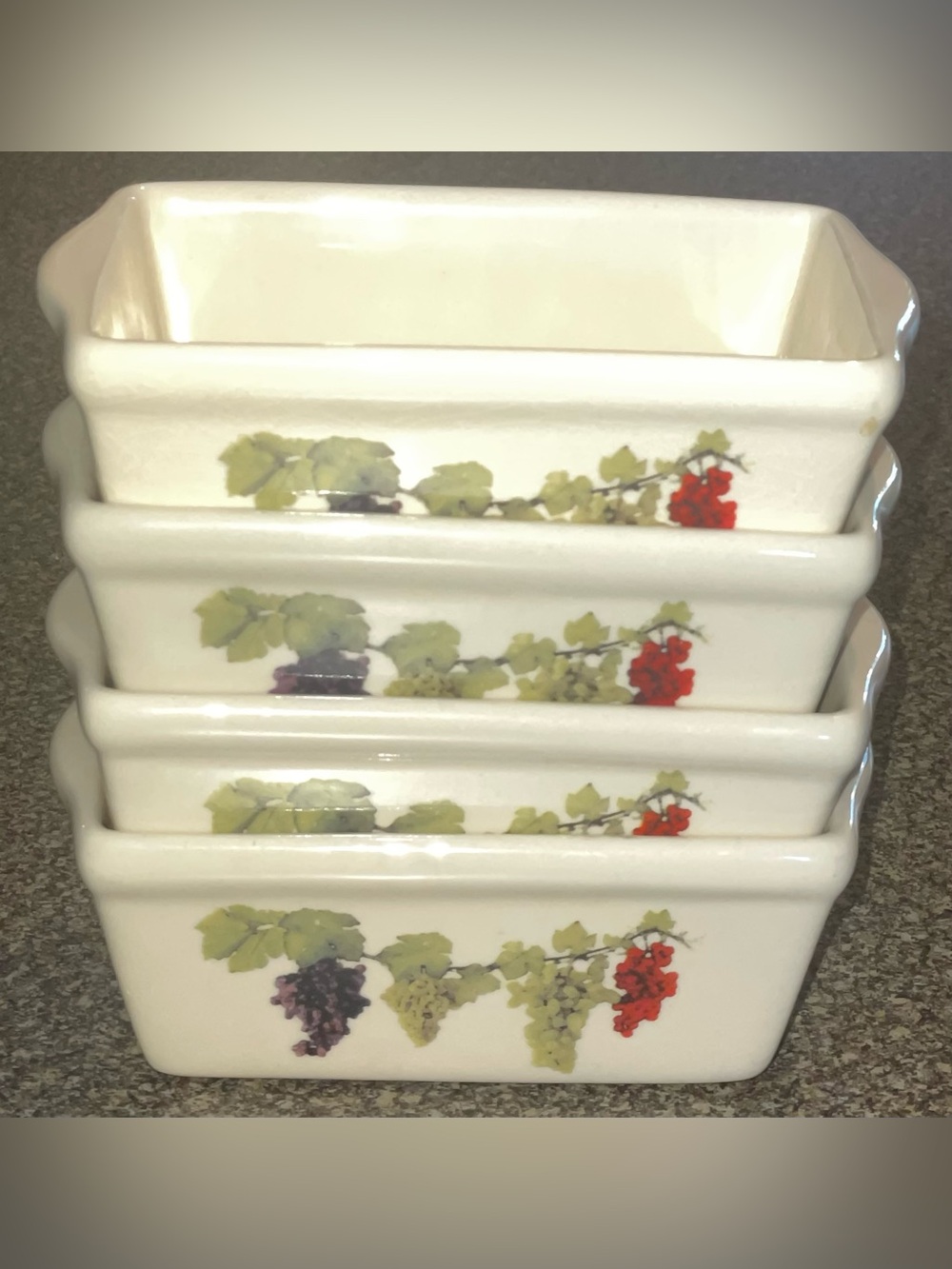 Set of 4 Stoneware Mini Loaf Pans in “Grapevine” Excellent Condition